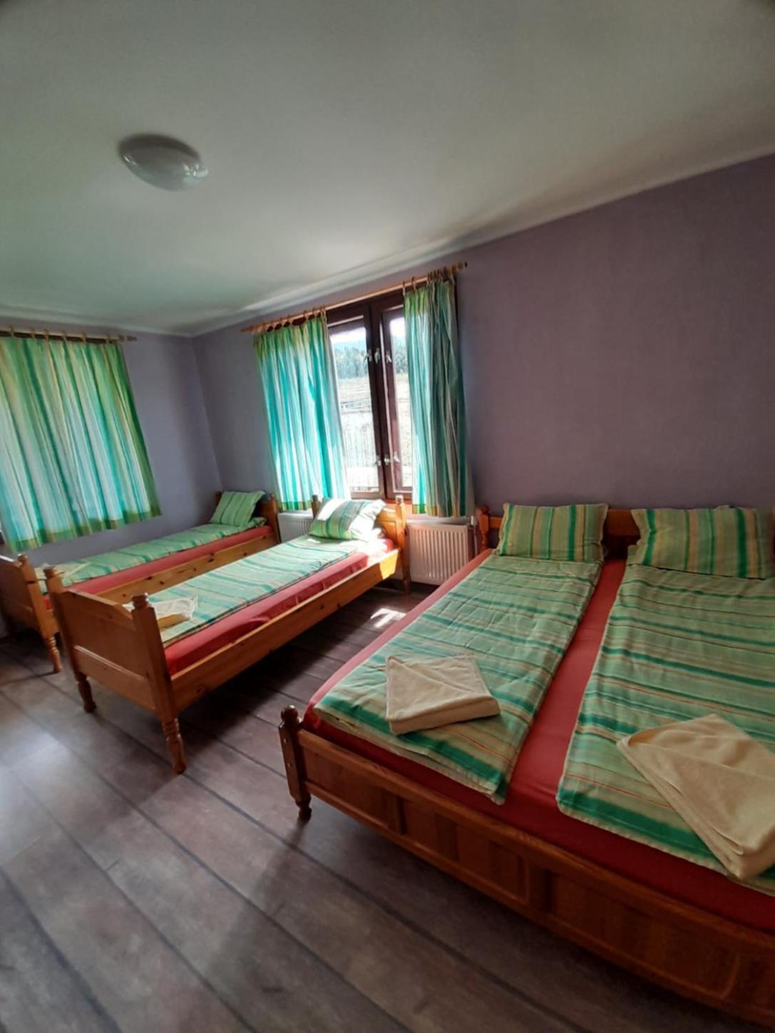 Guest House Lorian Madzhare 外观 照片